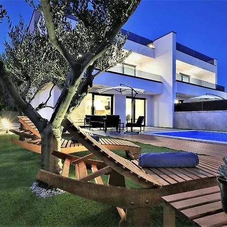 Villa Frantin - Heated Pool, Sauna, Bbq, Activites *