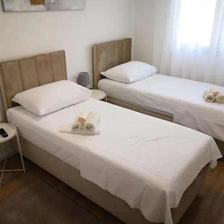 Frantin - Heated Pool, Sauna, Jacuzzi, Activities