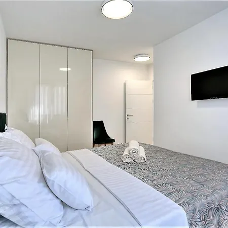 Villa Frantin - Heated Pool, Sauna, Jacuzzi, Activities *