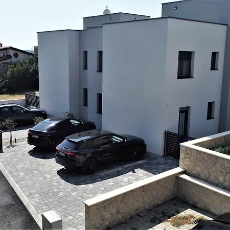 Frantin - Heated Pool, Sauna, Bbq, Activites
