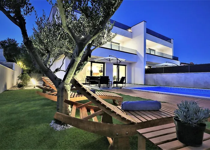 Villa Frantin - Heated Pool, Sauna, Jacuzzi, Activities *