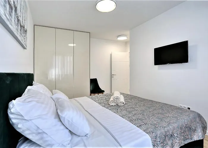 Villa Frantin - Heated Pool, Sauna, Jacuzzi, Activities *