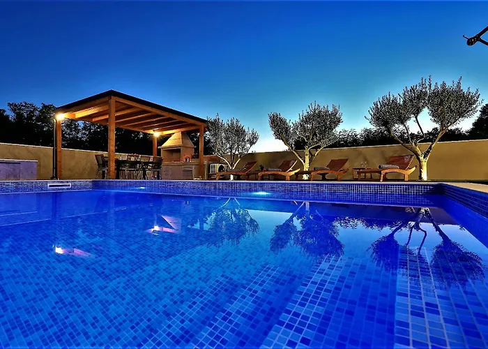 Villa Frantin - Heated Pool, Sauna, Jacuzzi, Activities *
