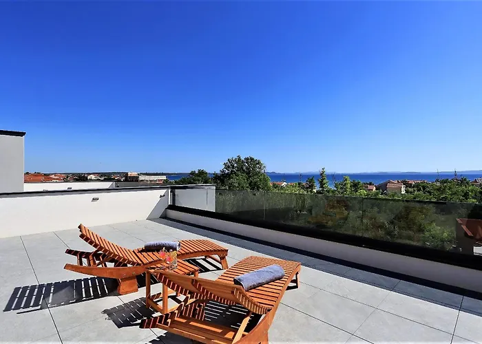 Frantin - Heated Pool, Sauna, Jacuzzi, Activities